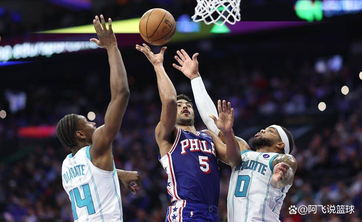 包含荷甲赛程吃紧，夏洛特黄蜂转会期完成体检，悬念犹存，高层口径保持一致的词条